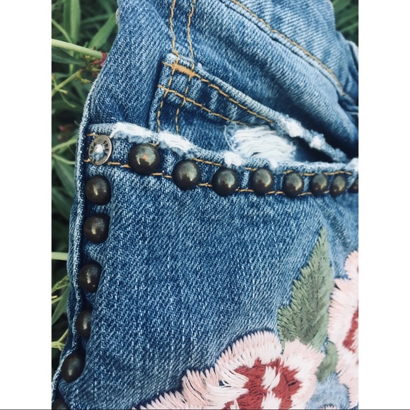 🥀 Free People Wild Rose Embroidered skirt!!! - Picture 7 of 13